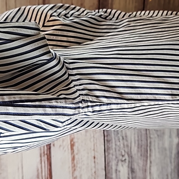 LANE BRYANT BLUE & WHITE STRIPED PLUS SIZE  3/4 CUFF SLEEVE BUTTON-UP BLOUSE - Picture 4 of 12